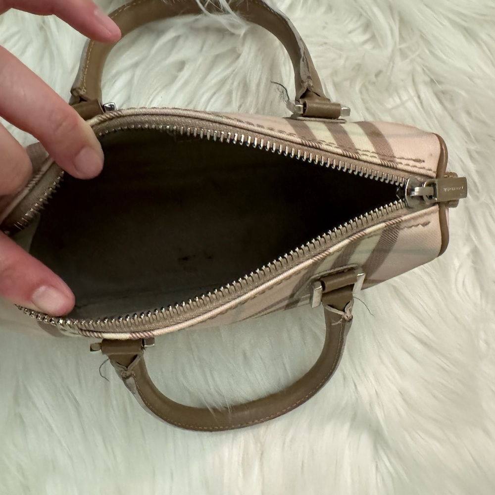 Authentic BURBERRY London pink mini nova check bag - Picture 9 of 10